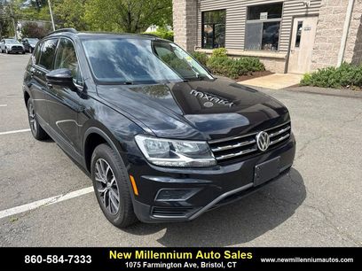 Used 2019 Volkswagen Tiguan SE w/ Panoramic Sunroof Package
