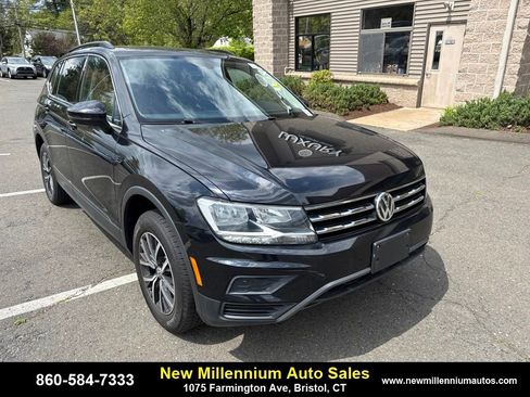 Used 2019 Volkswagen Tiguan SE w/ Panoramic Sunroof Package AWD/4WD image 1