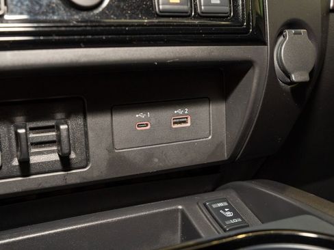 Used 2023 Nissan Titan PRO-4X w/ Pro-4x Convenience Package image 14