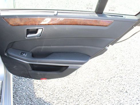 Used 2014 Mercedes-Benz E 350 4MATIC Wagon image 24