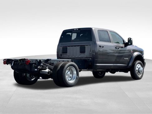 New 2026 RAM 5500 4x4 Crew Cab w/ Laramie Trim Package image 7