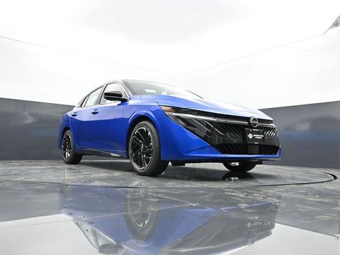 New 2026 Nissan Sentra SR w/ SR Premium Package FWD image 25