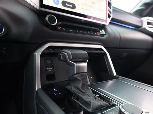 Used 2024 Toyota Tundra Platinum image 23