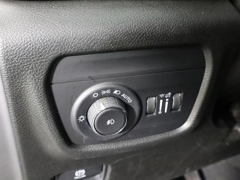 Used 2022 Jeep Grand Cherokee Limited AWD/4WD image 23