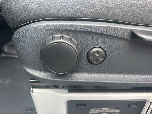 Used 2025 Mercedes-Benz Sprinter 2500 image 10