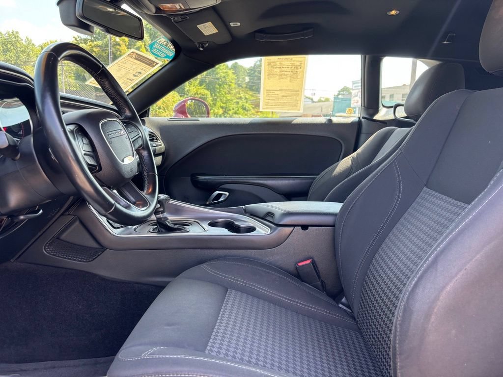 Used 2018 Dodge Challenger SXT RWD image 19