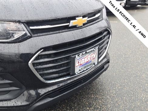 Used 2020 Chevrolet Trax LS w/ Tint and Cruise Package image 4