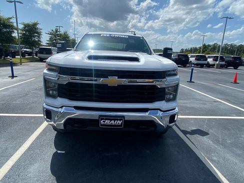 Used 2025 Chevrolet Silverado 2500 LT AWD/4WD image 2