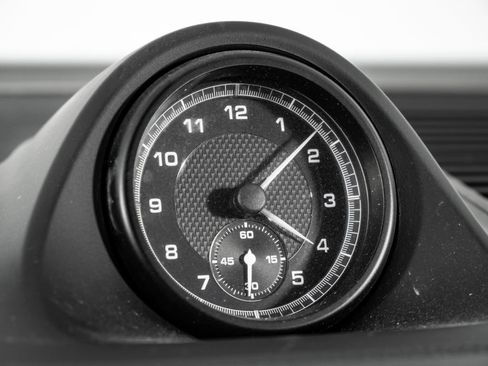 Certified 2025 Porsche Macan image 17