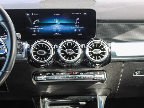 Used 2021 Mercedes-Benz GLB 250 image 14