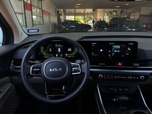 Used 2026 Kia Carnival FWD image 14