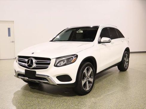 Used 2019 Mercedes-Benz GLC 300 4MATIC image 4