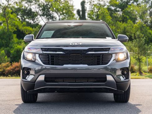 Used 2026 Kia Seltos EX w/ EX Sunroof Package AWD/4WD image 2