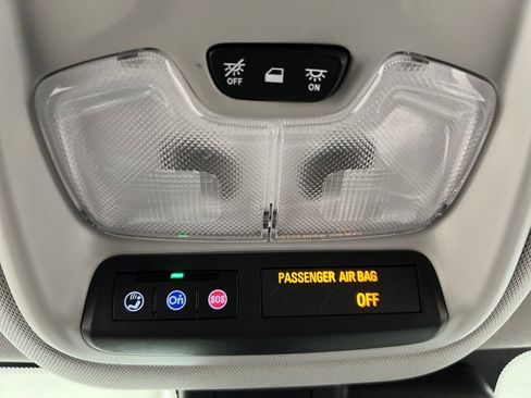 Used 2025 Chevrolet TrailBlazer LT AWD/4WD image 53