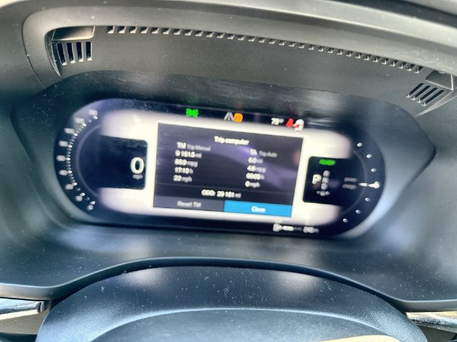 Certified 2024 Volvo XC60 T8 Ultimate w/ Protection Package Premier AWD/4WD image 13