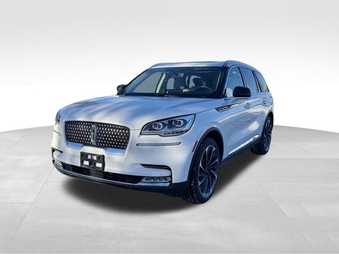 Used 2021 Lincoln Aviator Reserve w/ Equipment Group 202A image 2