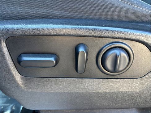 Used 2021 Chevrolet Silverado 1500 LT image 18