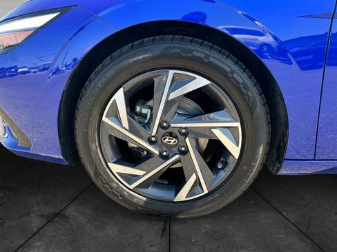 Used 2024 Hyundai Elantra SEL w/ Convenience Package FWD image 14