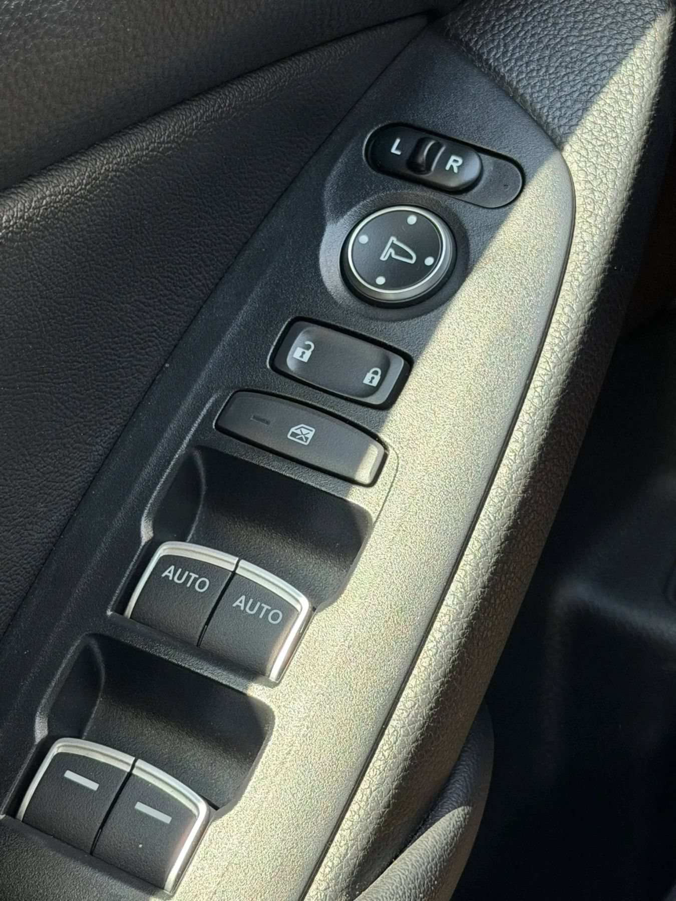 Used 2019 Honda Accord LX image 24