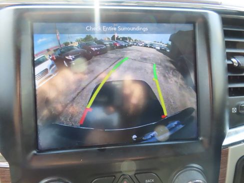 Used 2018 RAM 1500 Laramie RWD image 46