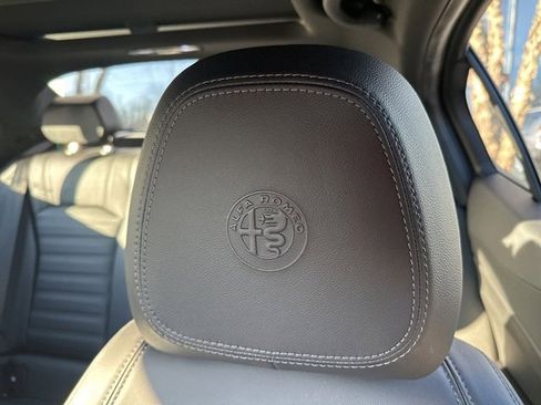 Used 2022 Alfa Romeo Giulia Veloce image 8