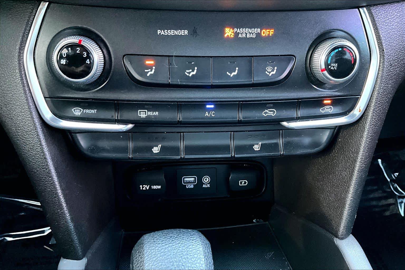 Used 2019 Hyundai Santa Fe SEL FWD image 32