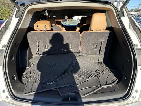 Used 2019 Buick Enclave Essence image 23