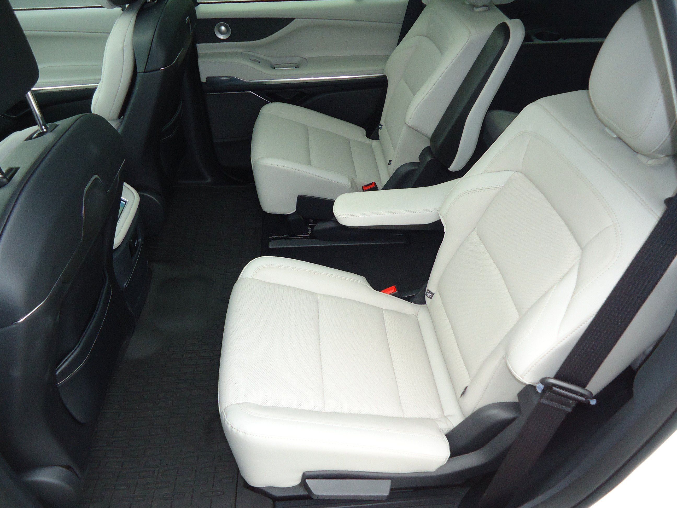 Used 2026 Lincoln Navigator Reserve AWD/4WD image 35