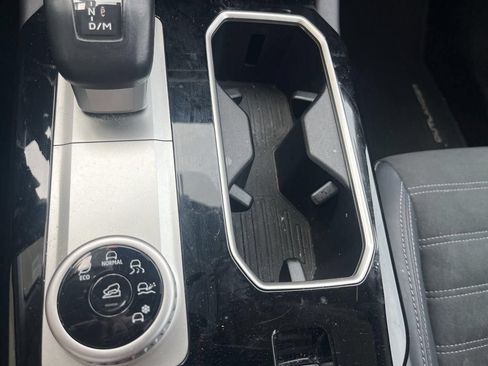 Used 2025 Mitsubishi Outlander SE FWD image 20