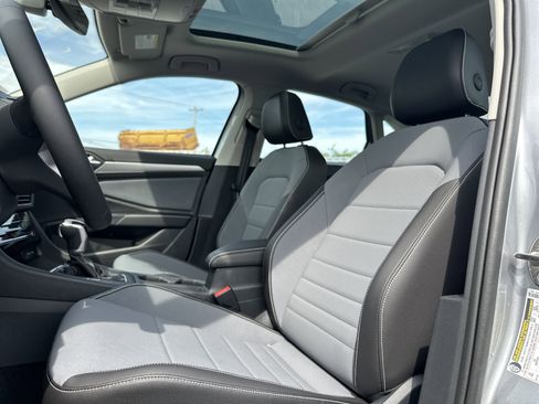 New 2025 Volkswagen Jetta SE image 26