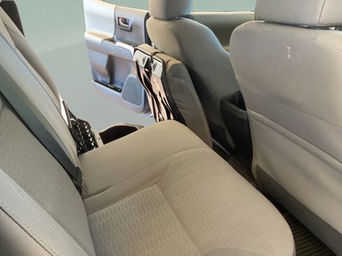 Used 2019 Toyota Tacoma SR5 AWD/4WD image 42