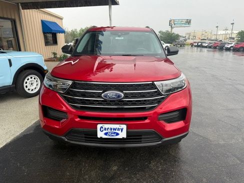 Used 2023 Ford Explorer XLT RWD image 3