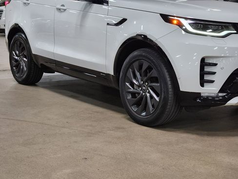 Used 2022 Land Rover Discovery S R-Dynamic image 16
