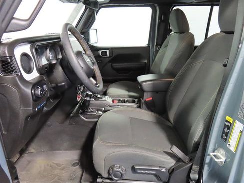 Used 2024 Jeep Wrangler Unlimited image 16