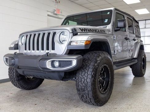 Used 2020 Jeep Wrangler Unlimited Sahara image 18