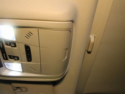 Used 2020 GMC Acadia SLE w/ GMC Pro Grade Package image 33