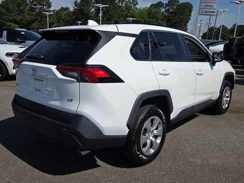 Used 2021 Toyota RAV4 LE FWD image 12