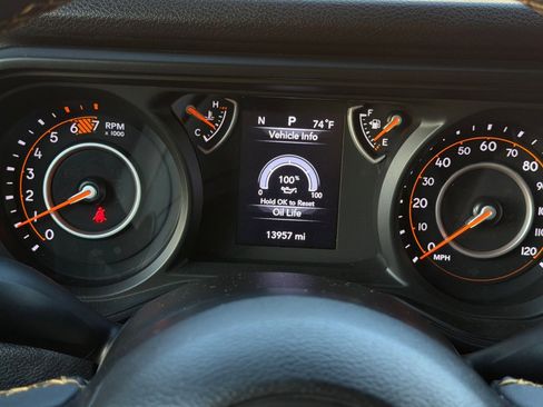 Used 2024 Jeep Wrangler Willys image 23