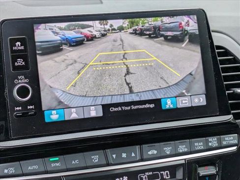 Used 2025 Honda Odyssey Elite image 12