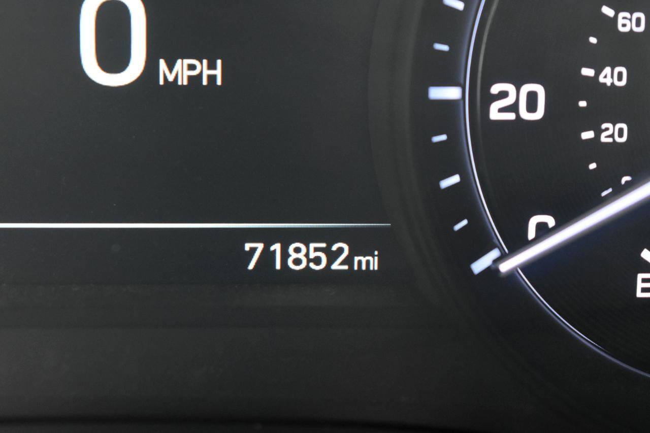 Used 2018 Genesis G80 3.3T Sport RWD image 18