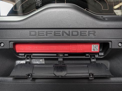 Used 2023 Land Rover Defender 110 S AWD/4WD image 6