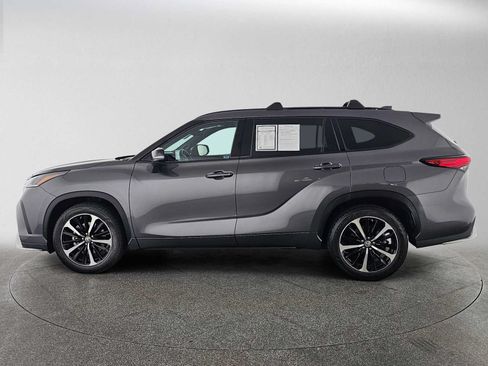 Used 2021 Toyota Highlander XSE FWD image 6