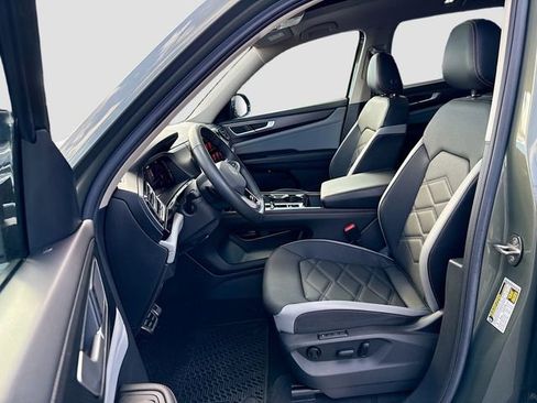 Used 2024 Volkswagen Atlas Peak Edition SEL image 22