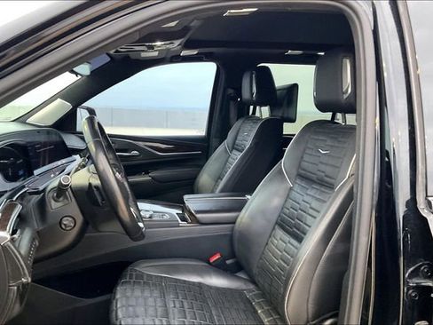Used 2022 Cadillac Escalade Sport Platinum w/ LPO, ONYX Package AWD/4WD image 9