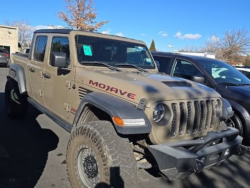 Used 2020 Jeep Gladiator Mojave image 2