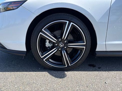 Used 2024 Honda Accord Sport image 32