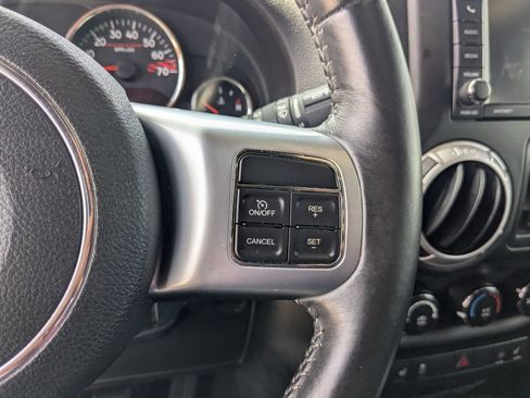 Used 2017 Jeep Wrangler Unlimited Rubicon w/ Max Tow Package AWD/4WD image 20