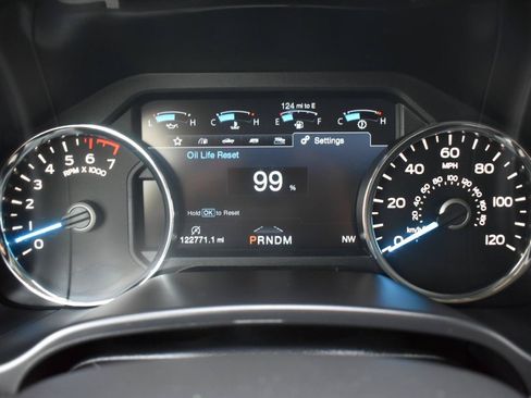 Used 2020 Ford F150 Lariat RWD image 16