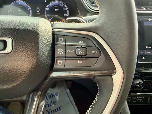 Used 2023 Jeep Grand Cherokee L Laredo image 20