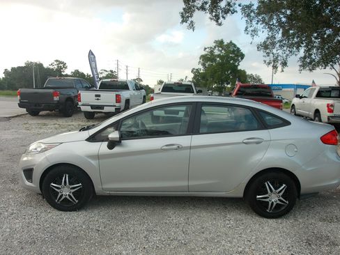 Used 2012 Ford Fiesta S FWD image 9